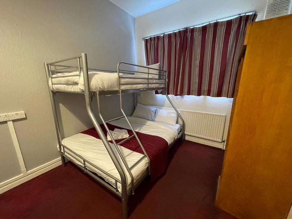 St Nicholas Hotel Harrow Exteriör bild