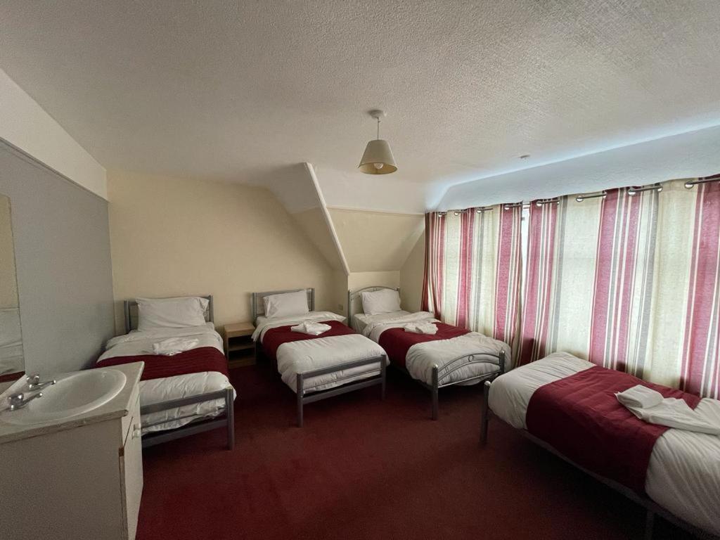 St Nicholas Hotel Harrow Exteriör bild