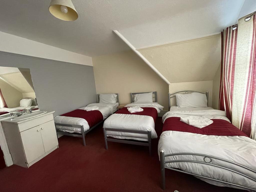 St Nicholas Hotel Harrow Exteriör bild