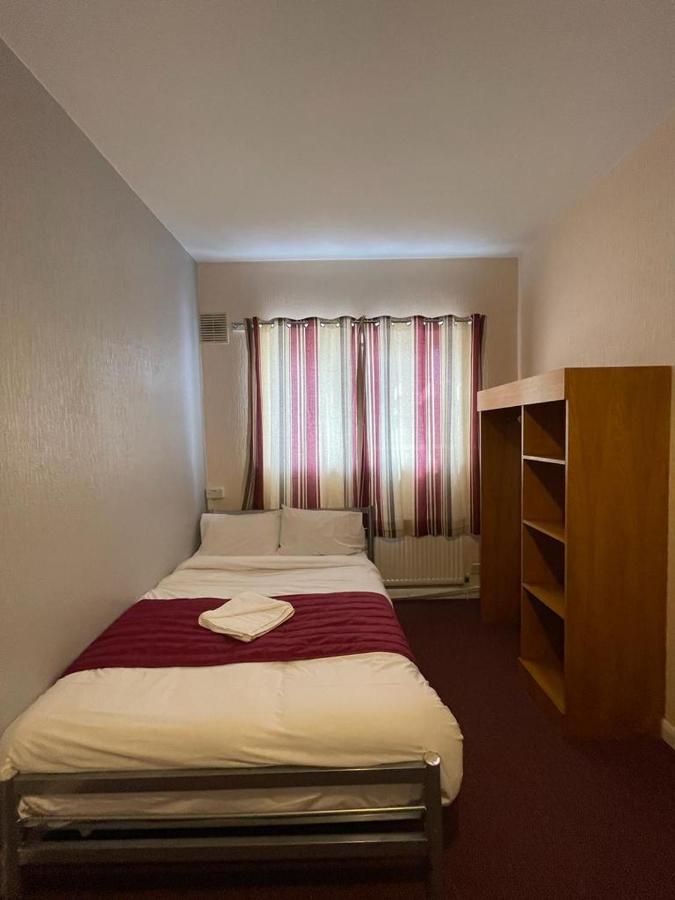 St Nicholas Hotel Harrow Exteriör bild