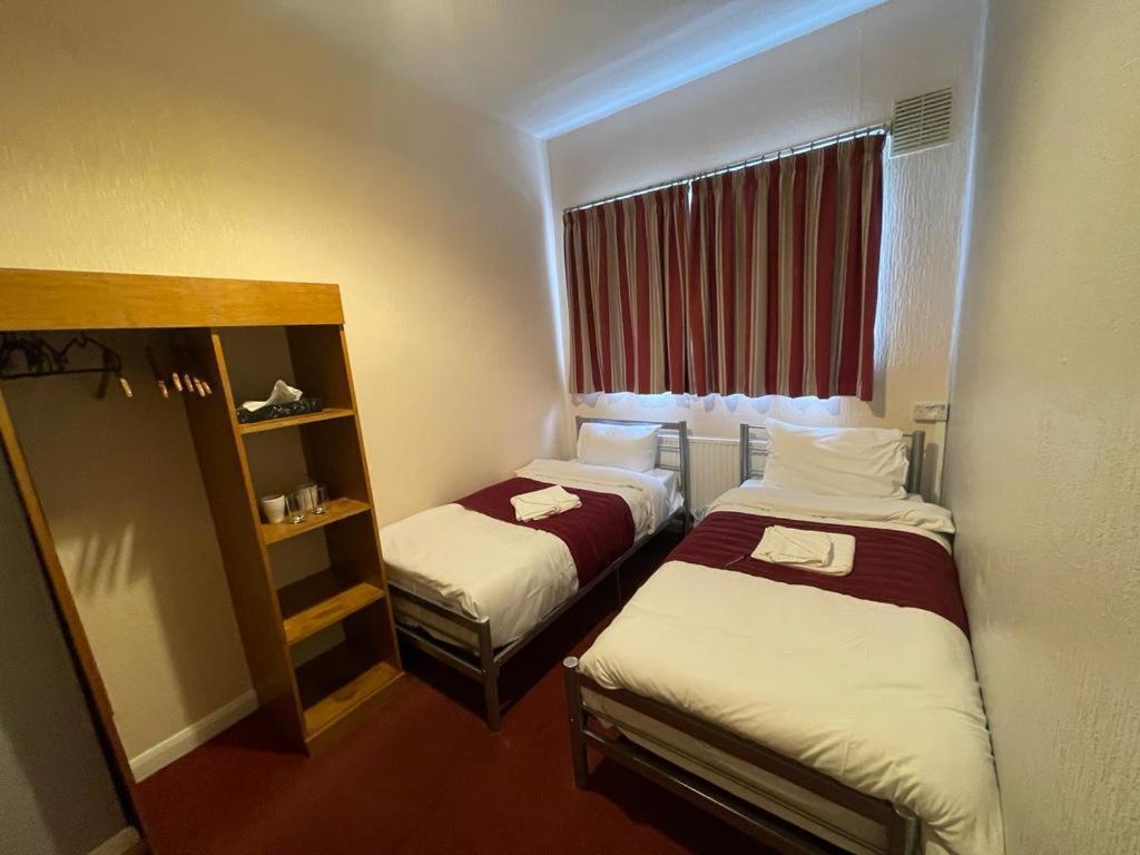 St Nicholas Hotel Harrow Exteriör bild