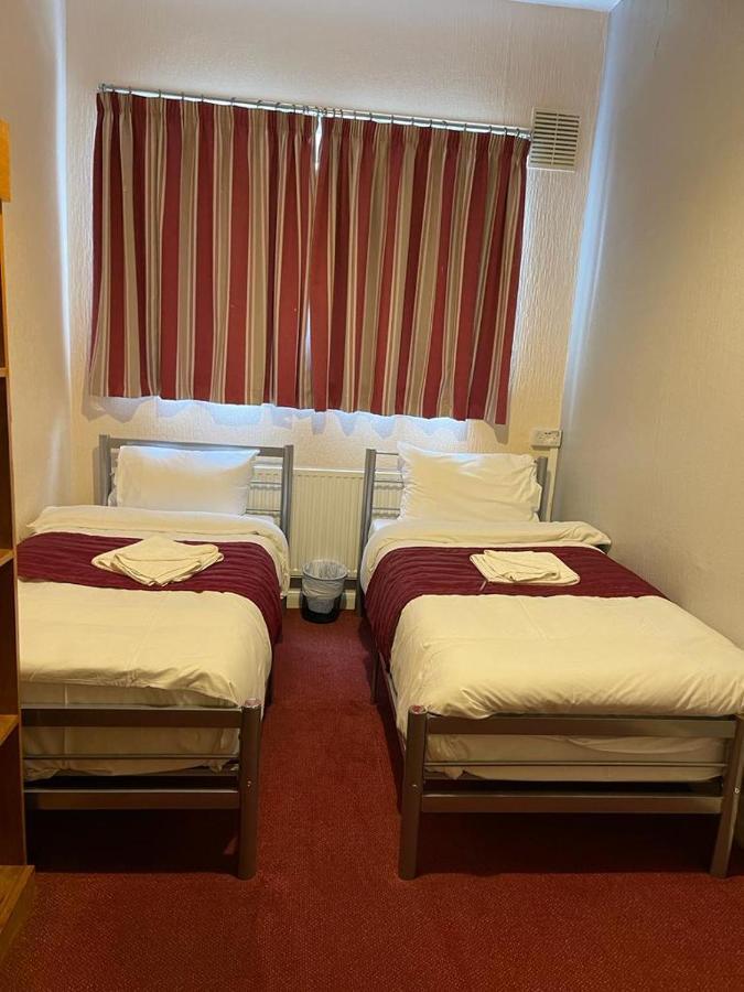 St Nicholas Hotel Harrow Exteriör bild