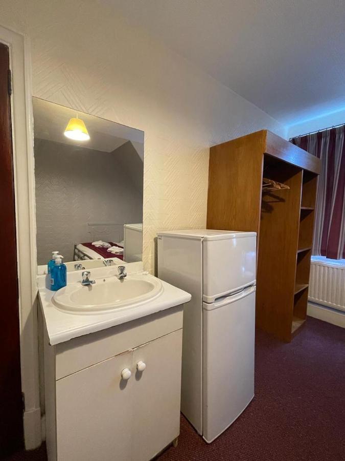 St Nicholas Hotel Harrow Exteriör bild